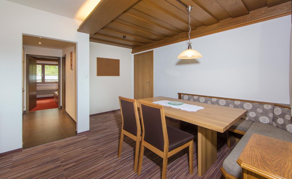 Apart Alpen Langenfeld Room photo